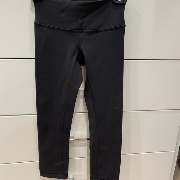 Lululemon Wunder Under mid rise cropped leggings. Luon - Picture 2 of 8